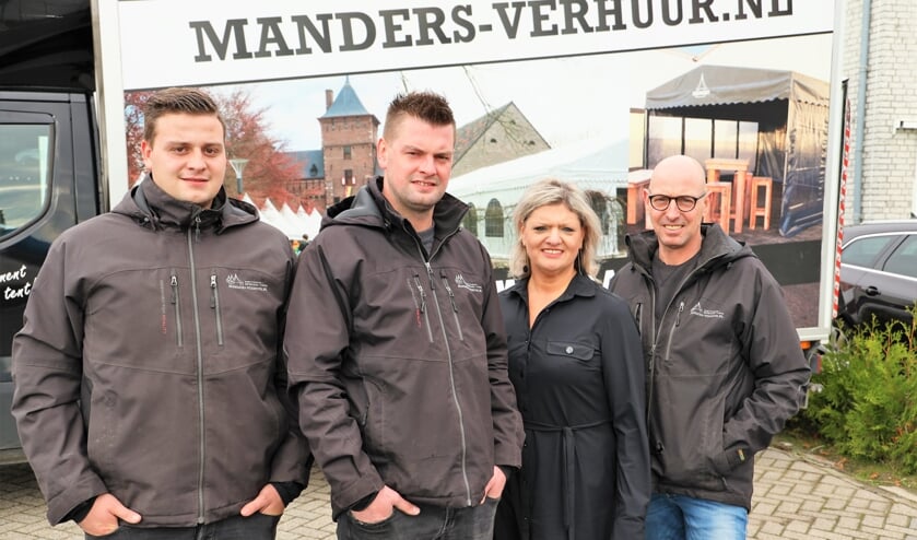 <p>Bob, Nick, Rianne en Hans Manders blijven ook tijdens de coronacrisis positief.</p>