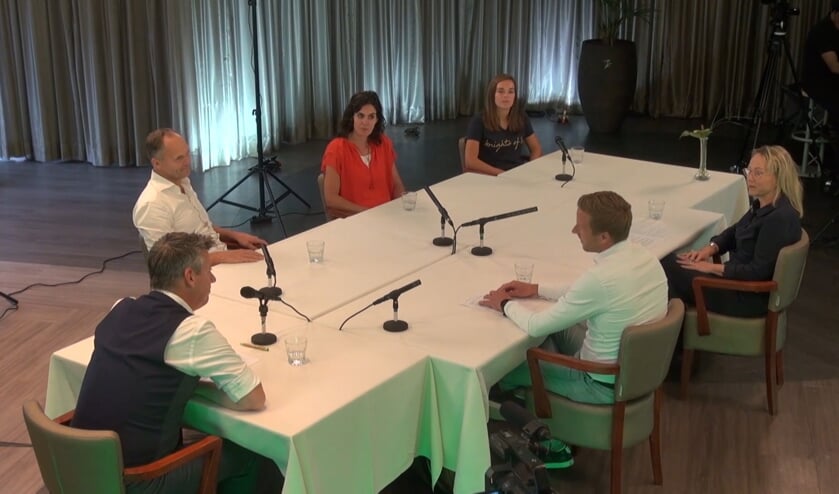 <p>Beeld opname talkshow Gezonde Werkvloer Venray. </p>