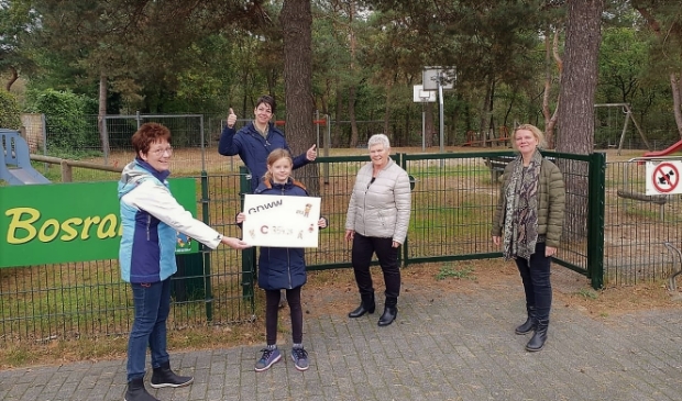 Goede Doelen Week Well overhandigde een mooie cheque
