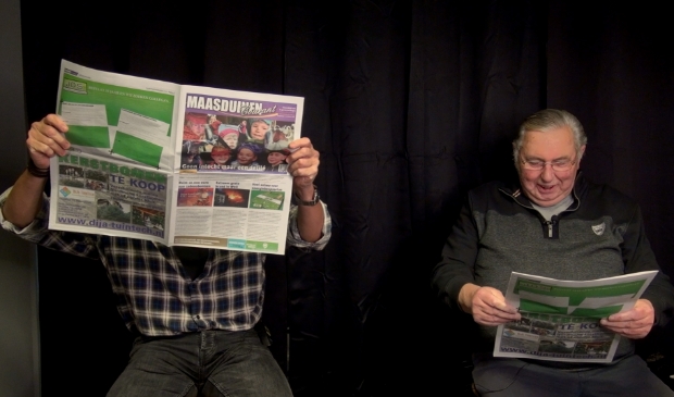<p>Toon & Fred met de nieuwe Maasduinen Courant</p>
