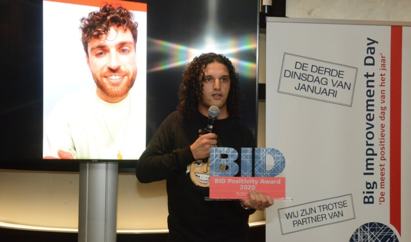 <p>"Juist nu hebben we die positiviteit heel hard nodig in onze samenleving", meldt Ali B, </p>
