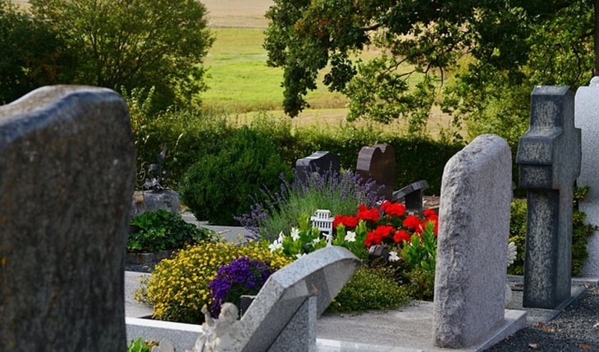 <p>Tuintje in ons hart ontzorgt nabestaanden met betrekking tot het onderhoud van het graf van dierbaren.</p>