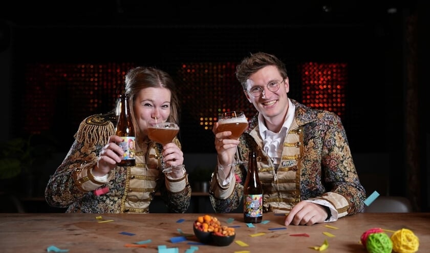 <p>Stef en Tamara Koonings lanceren hun nieuwe lied met bijbehorende videoclip. </p>