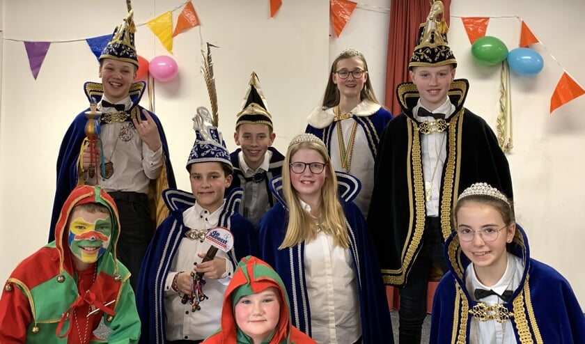 De Meent telt een grote groep carnavaleske hoogheden.