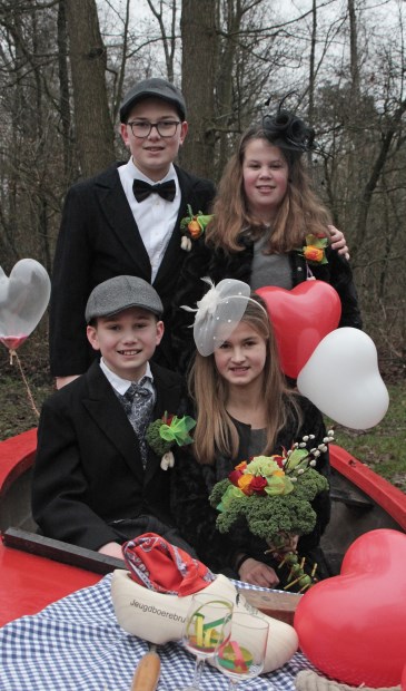 Het jeugdboerengezelschap van De Ruuk.