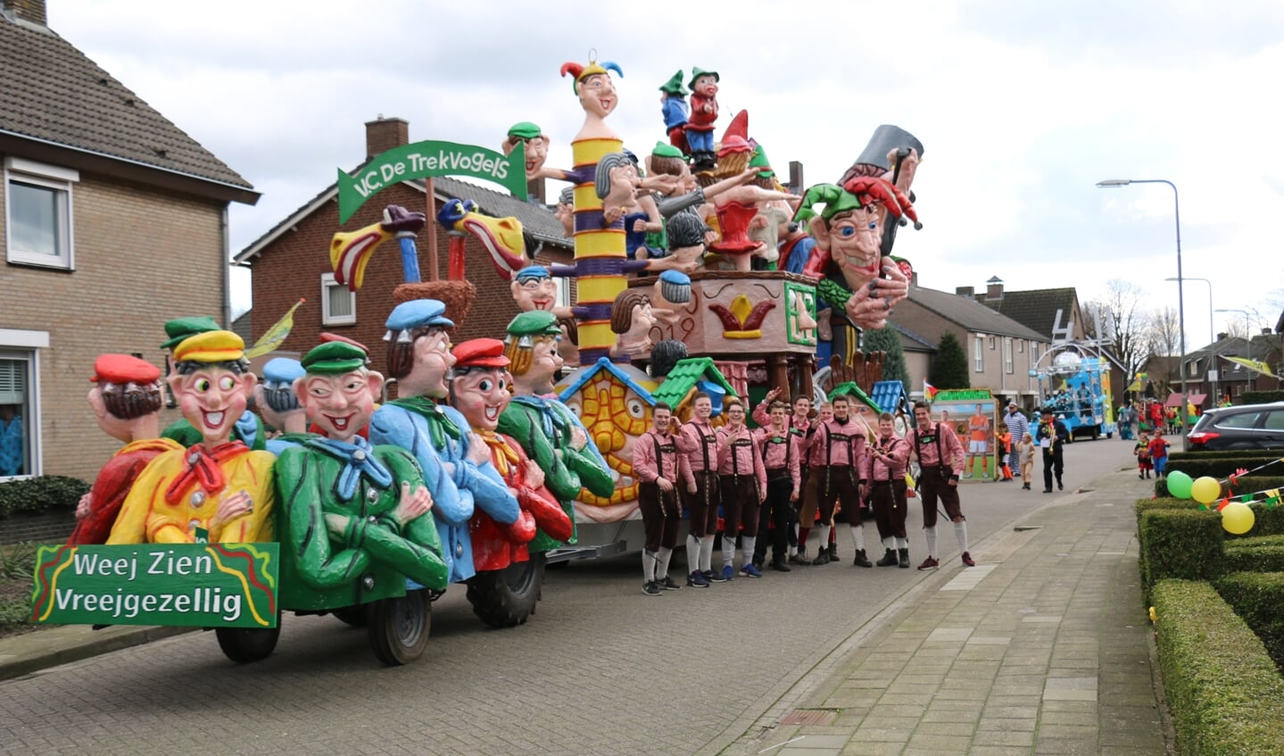 De Trekvogels met hun prachtige wagen.