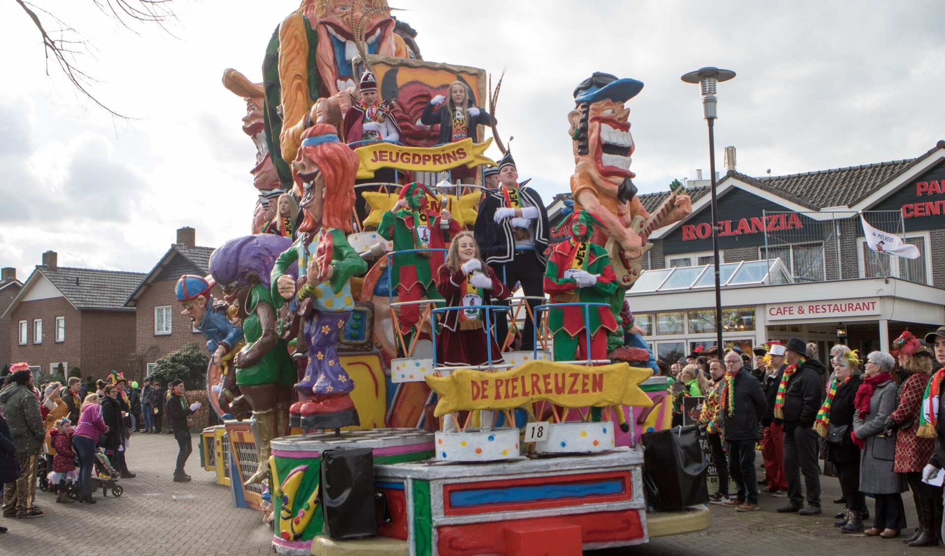 Veel Limburgse carnavalsverenigingen hebben de festiviteiten al afgeblazen of kiezen voor een alternatieve invulling.  