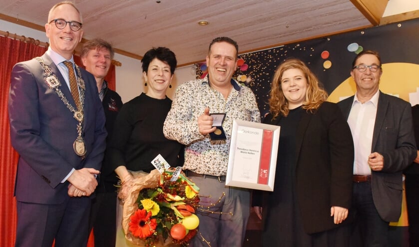 Bronzen Waarderingspenning voor Theo Nellen.