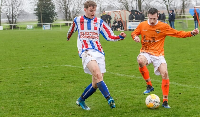 Stefan Jacobs (rechts) scoorde zondag de zevende treffer voor Leunen.
