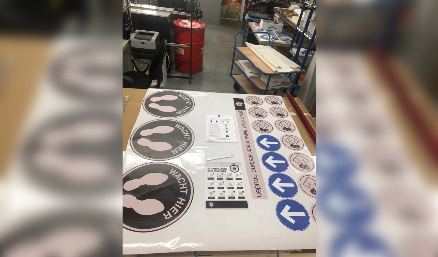 Van den Munckhof Print & Media is hét adres in de regio voor advies en fabricatie van signaleringsproducten in coronatijd.