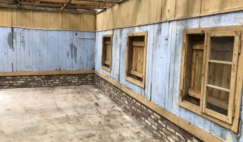 Noodwoning uit Tweede Wereldoorlog wordt zaterdag naar Oorlogsmuseum Overloon getransporteerd.