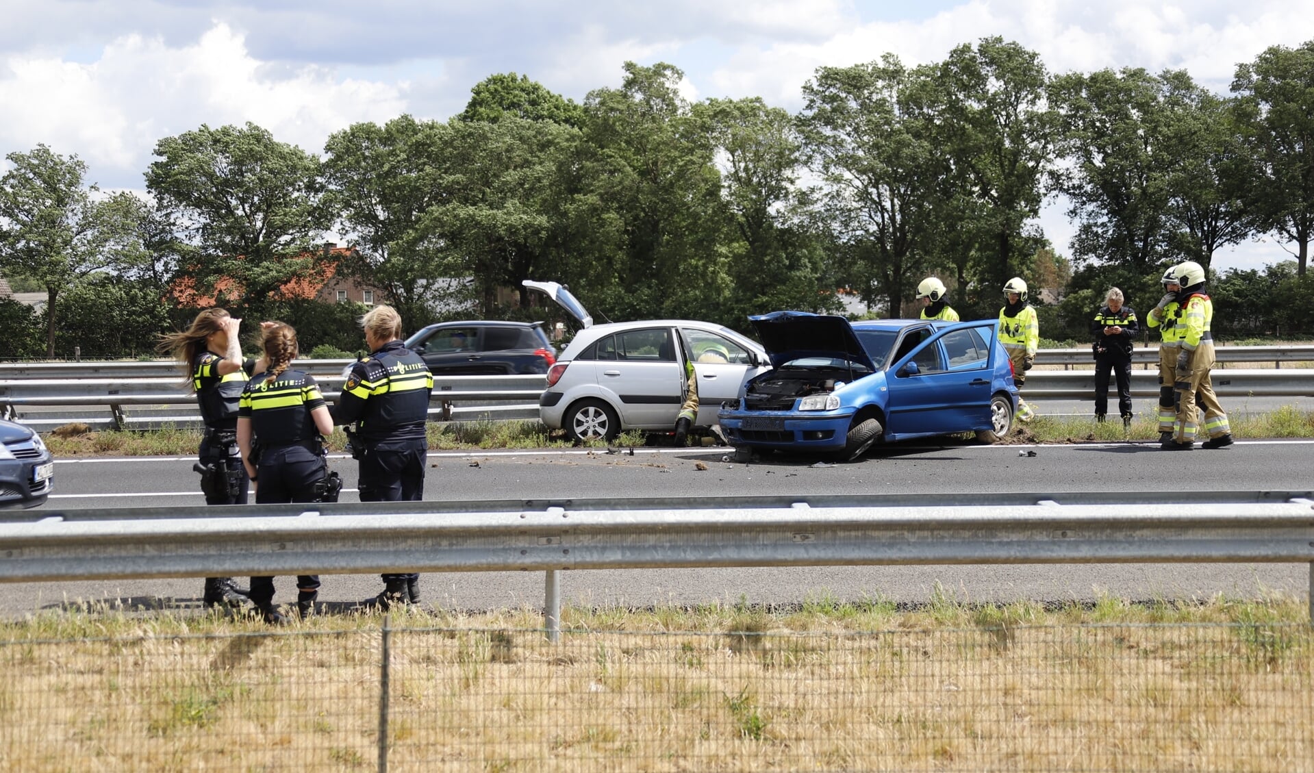 Ongeval met twee personenauto's op A73. 