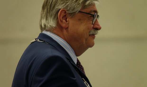 <p>Waarnemend burgemeester Willibrord van Beek</p>