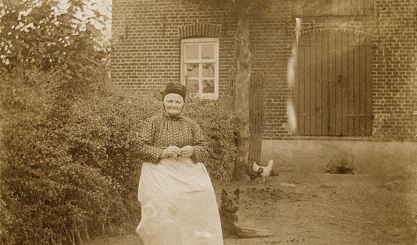 <p>Mieke Verheijen-Peeters rond 1925. </p>