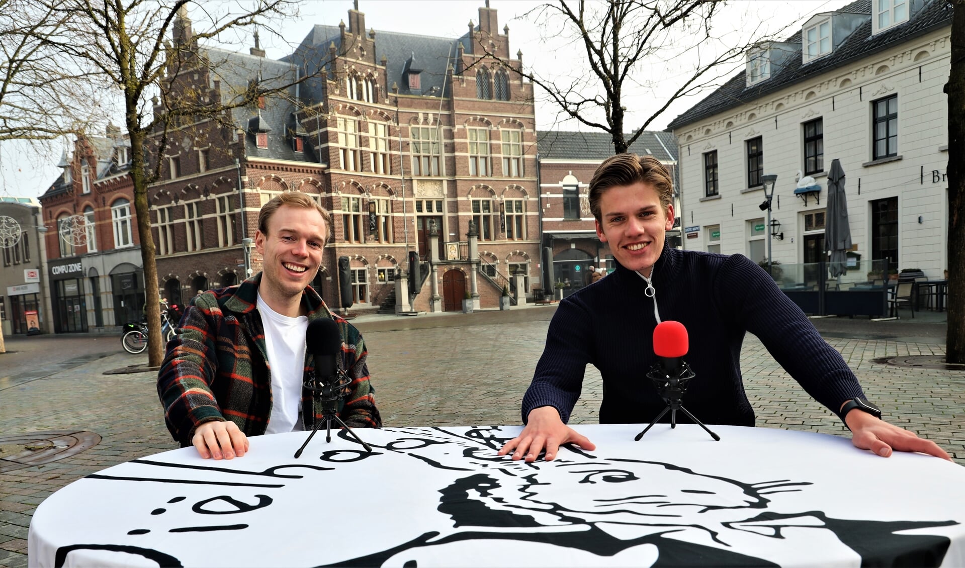 Bas de Keijzer (links) en Klaas Manders zijn de initiatiefnemers van de nieuwe podcast.