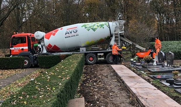 <p>AVG Heymix leverde circa 400 kub beton voor de wandelpaden</p>