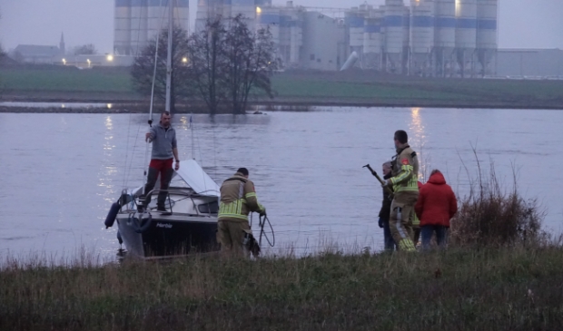 Brandweer inzet bij de Maas
