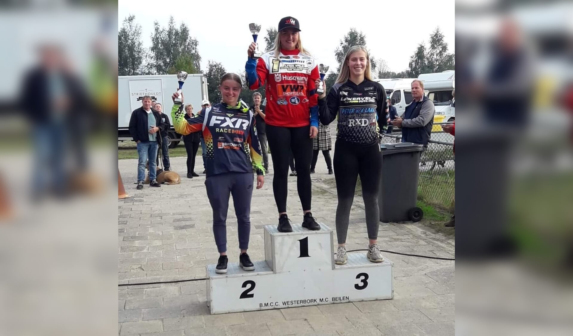 Podium ONK Women Westerberk met geheel rechts Britt Jans-Beken.