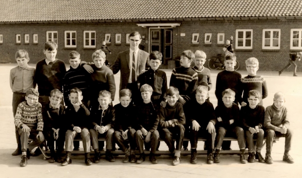 <p>Schoolfoto St. Antoniusschool vijfde klas 1968</p>
