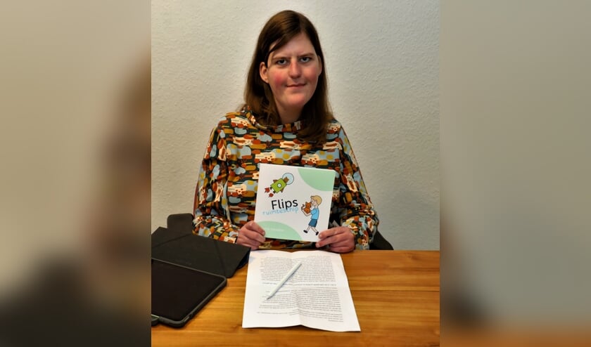 <p>Lucie Hendrix presenteert haar kinderboek.</p>