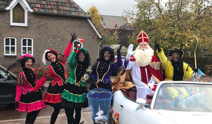 Sinterklaas en zijn pieten komen op zondag 13 november naar Vierlingsbeek. 