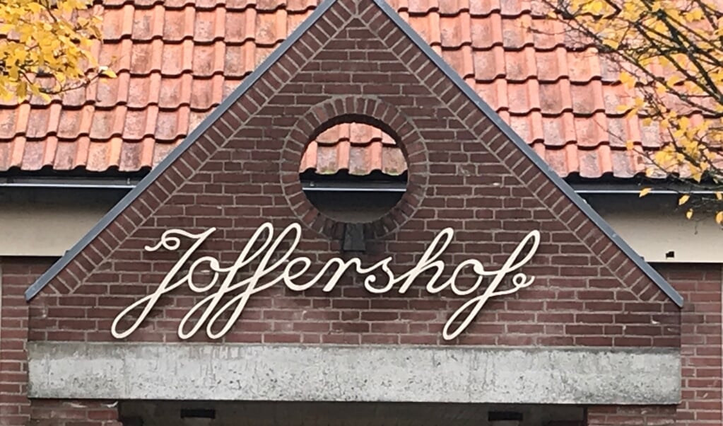 Het bestuur van Joffershof heeft er genoeg van dat politici geen knopen doorhakken over de toekomst van het dorpshuis. 