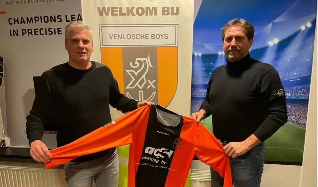 Chris Burhenne (rechts) is de nieuwe trainer van Venlosche Boys. 