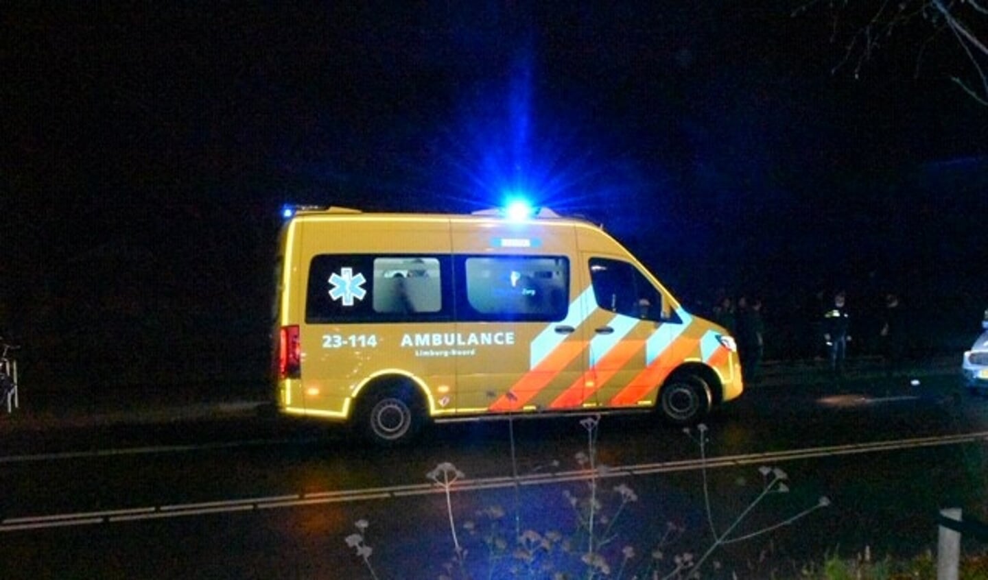 De ambulance bracht het slachtoffer naar het ziekenhuis in Nijmegen. 