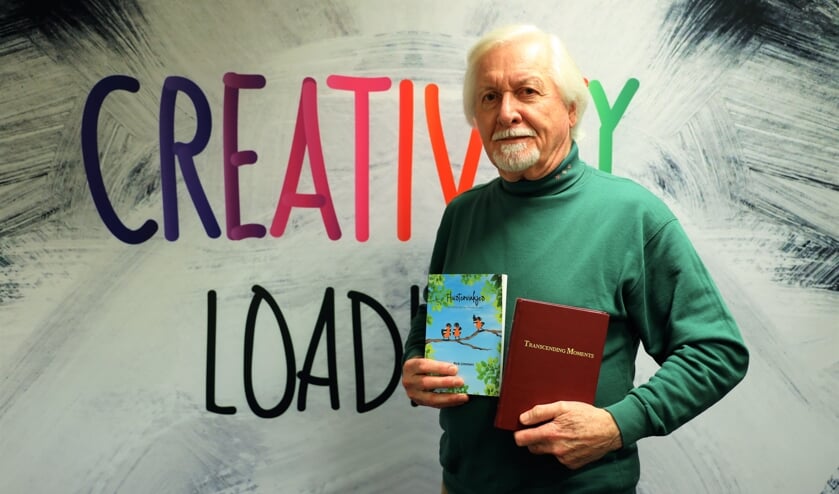 <p>Hans van Kleef is trots op zijn publicatie Fluistervinkjes.</p>