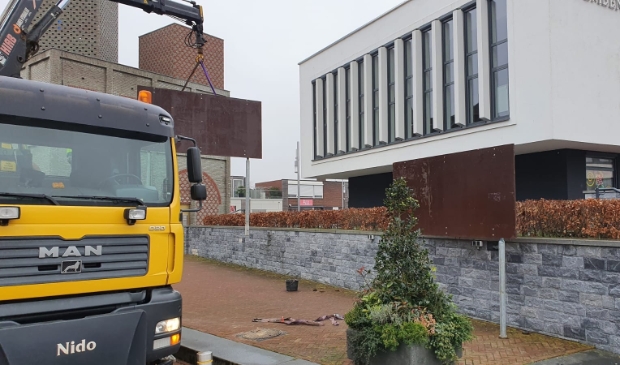 De politieke partijen kunnen weer gaan plakken