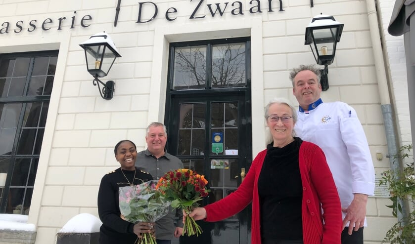 <p>Grace en Erwin zijn er klaar voor om De Zwaan over te nemen van Nell en Ben.</p>