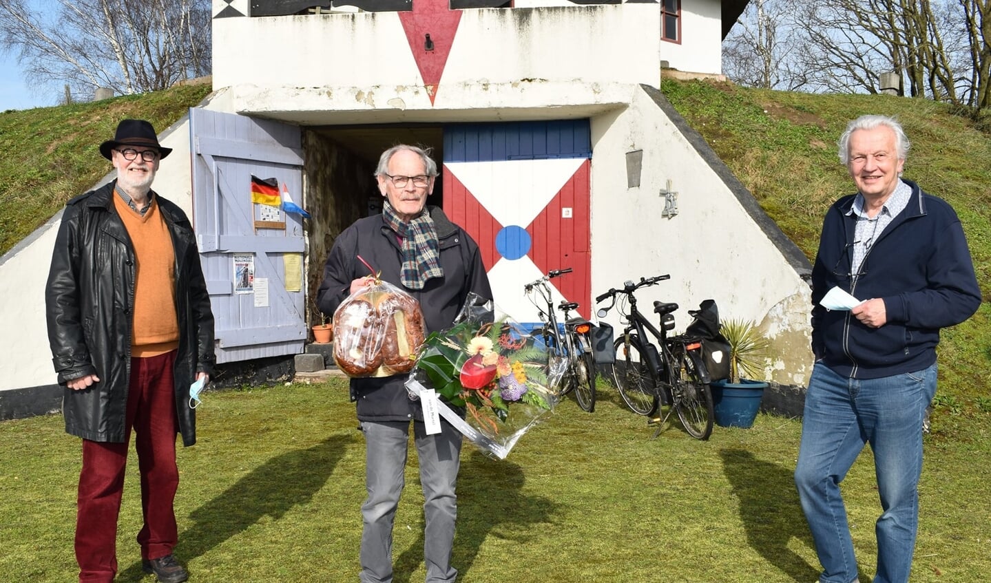 De 80-jarige Harry Kaak blijft de Gerardamolen in Heijen trouw