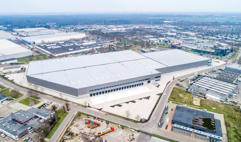 <p> Alibaba-concurrent JD.com betrekt ruimte in Smartlog Venray.</p>