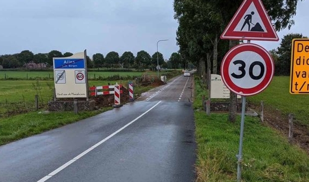 <p>Dijkovergang Aijen</p>
