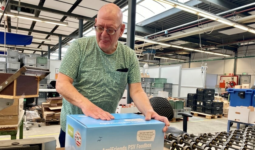 <p>Aan het werk voor PSV Agrifriends bij NLW Groep Venray. </p>
