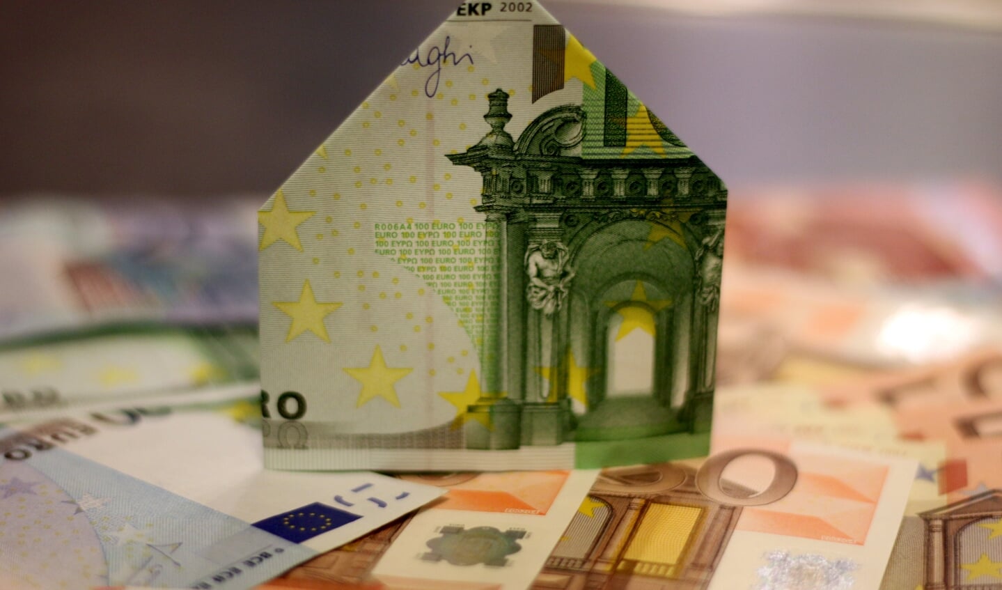 Het kabinet heeft de energietoeslag verhoogd van 800 euro naar 1.300 euro. 