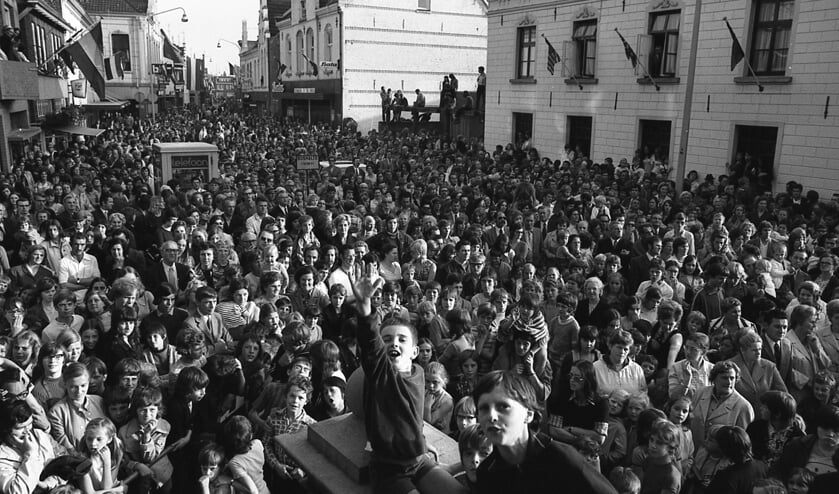 <p>Op 7 juli 1972 werd de ploeg door duizenden mensen opgewacht bij het raadhuis in Venray. </p>