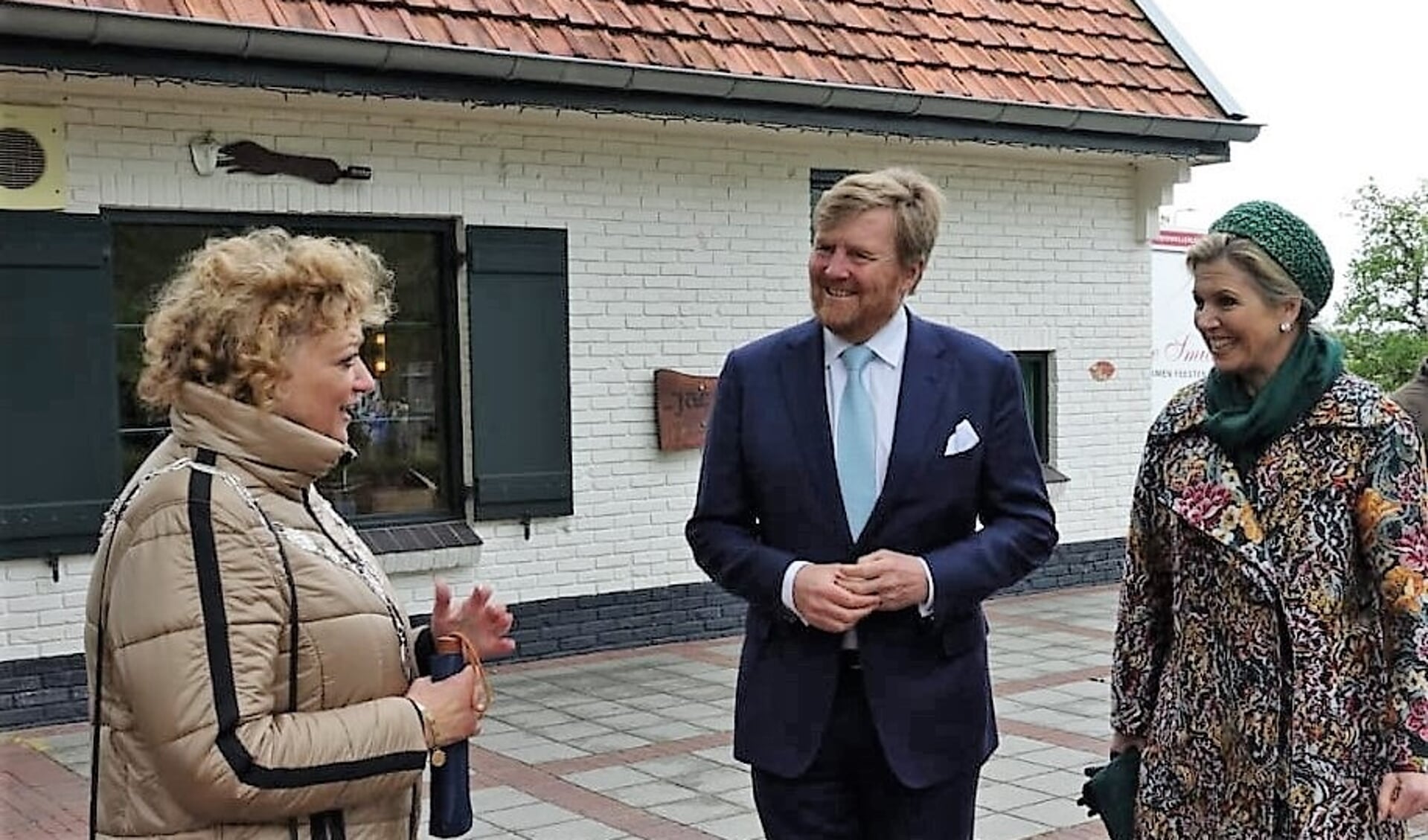 Burgemeester Pelzer verwelkomt koning Willem-Alexander en koningin Máxima
