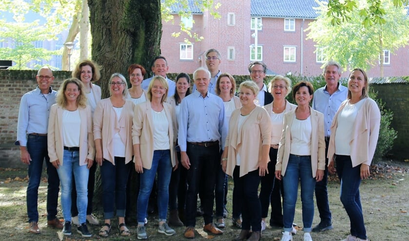 <p>Close Harmony Group Confetti kan versterking gebruiken.</p>