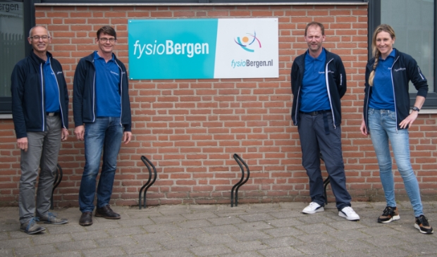 <p>Op links Ronald Vernooy en Leon de Swart en rechts Dimitri Eimers en Margot Verstraelen</p>
