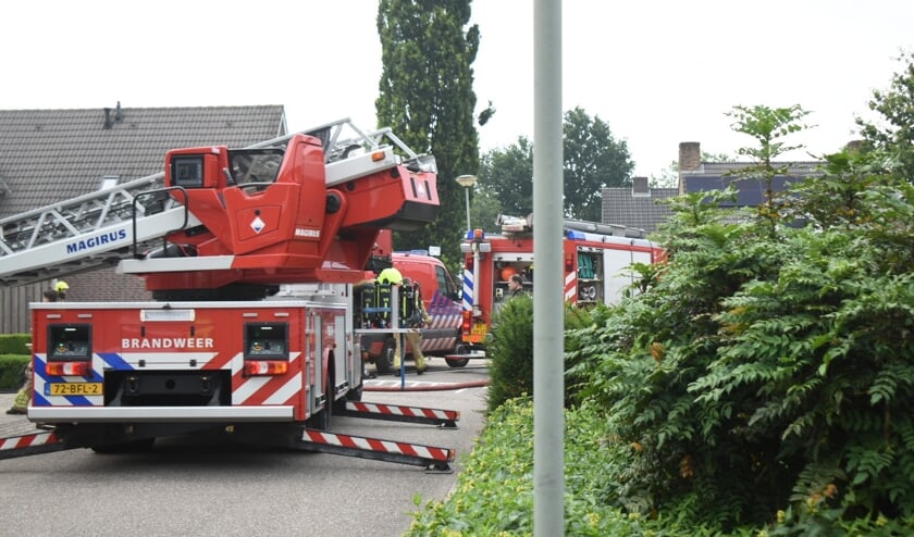 <p>De brandweer rukte met groot materieel uit naar de brand. </p>