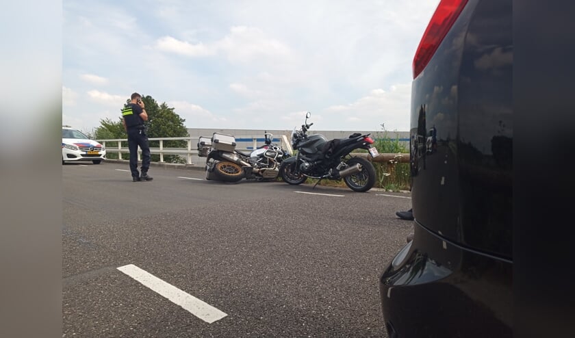 <p>De beschadigde motor op het viaduct. </p>