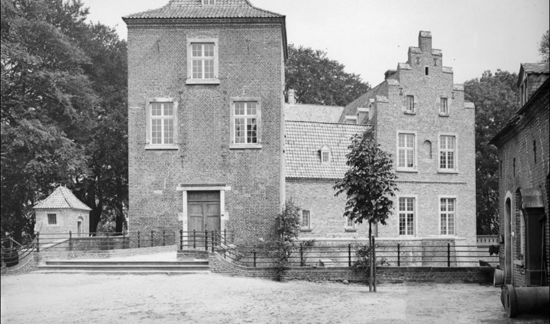 Kasteel Geijsteren na de herbouw in 1918.
