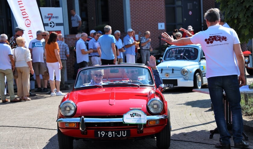 <p>Ruim 100 klassiekers vertrokken bij Hotel Asteria in Venray.</p>