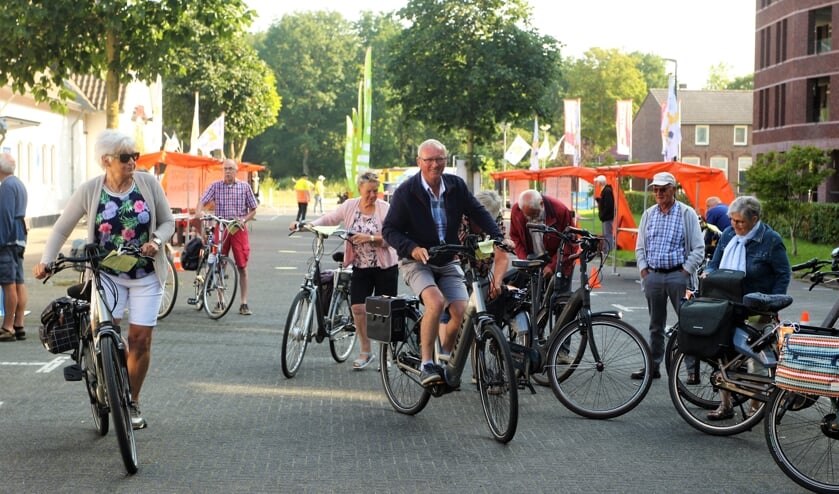 <p>Ieder jaar opnieuw bekende gezichten bij de start van de Fietsvierdaagse.</p>