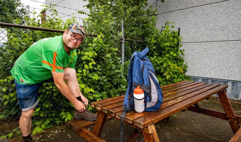 <p>Peter Ewalts loopt komende week op eigen initiatief de alternatieve Nijmeegse Vierdaagse.</p>