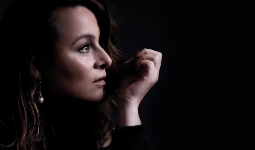 <p>Trijntje Oosterhuis is in maart 2022 in de Venrayse schouwburg.</p>