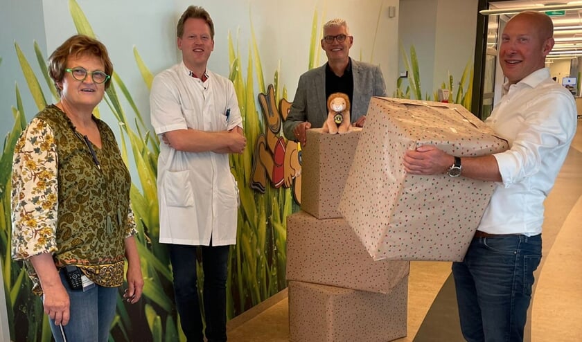 <p>V.l.n.r. Berry Geurts, Harmen Haanstra, Hans Peters en Sven Janssen.</p>