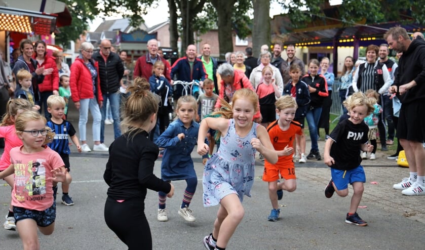 <p>De kleinste deelnemers gingen als eerste van start.</p>