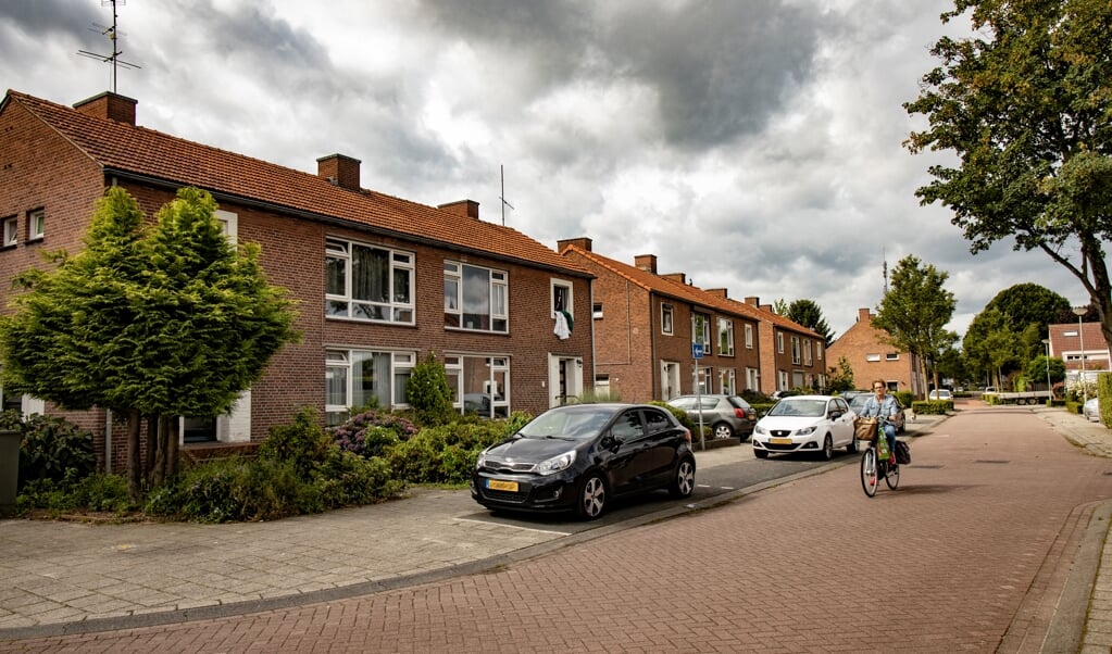 Deze woningen aan de Prins Bernhardstraat tussen de Prinses Marijkestraat en Prinses Magrietstraat in Venray moeten op termijn tegen de vlakte.